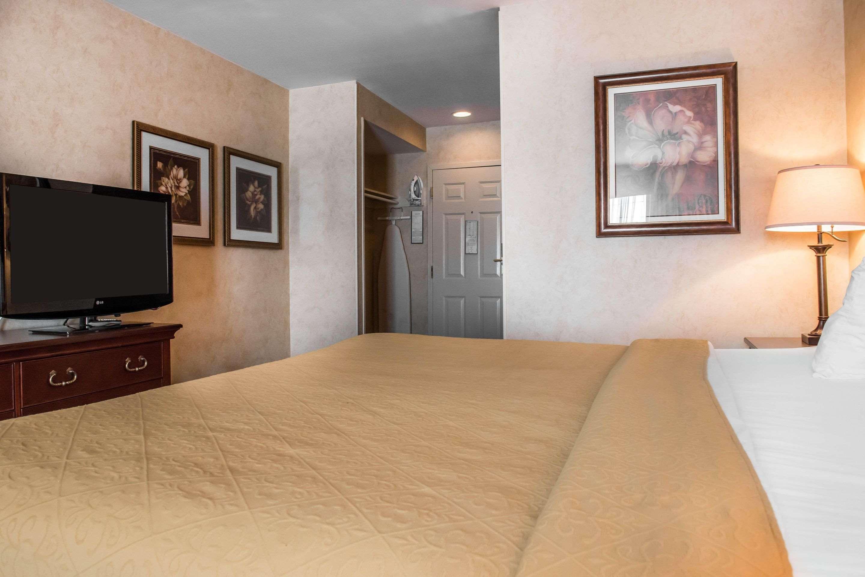Quality Inn Pittsburgh Airport Oakdale Eksteriør bilde