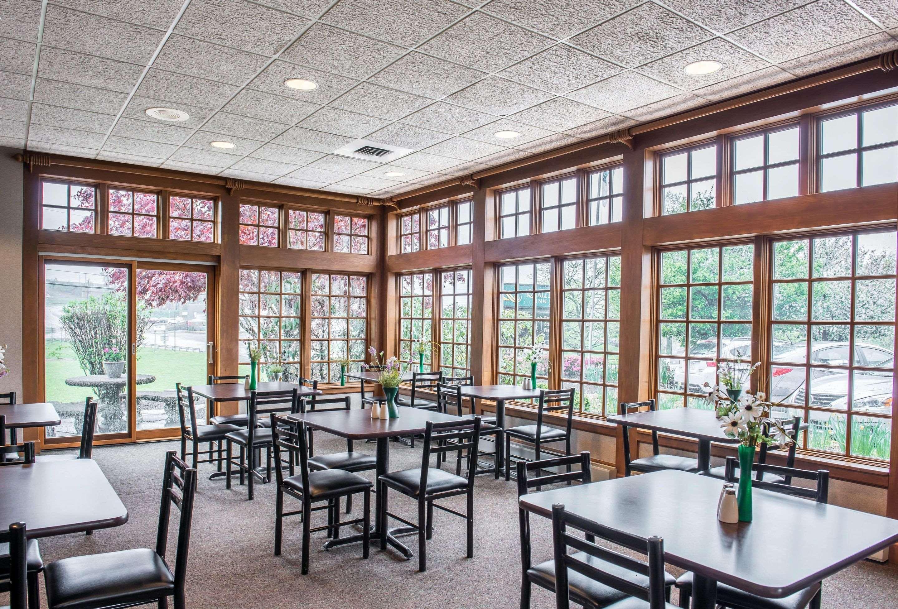 Quality Inn Pittsburgh Airport Oakdale Eksteriør bilde